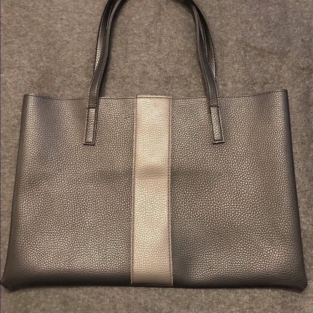 Leather carrying bag